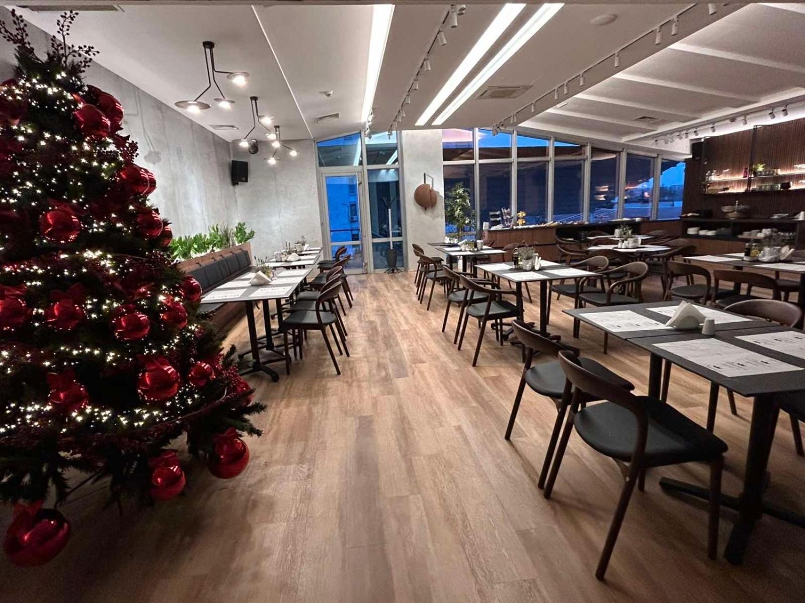 Queen'S Hotel - Zebra Centre Skopje Ngoại thất bức ảnh