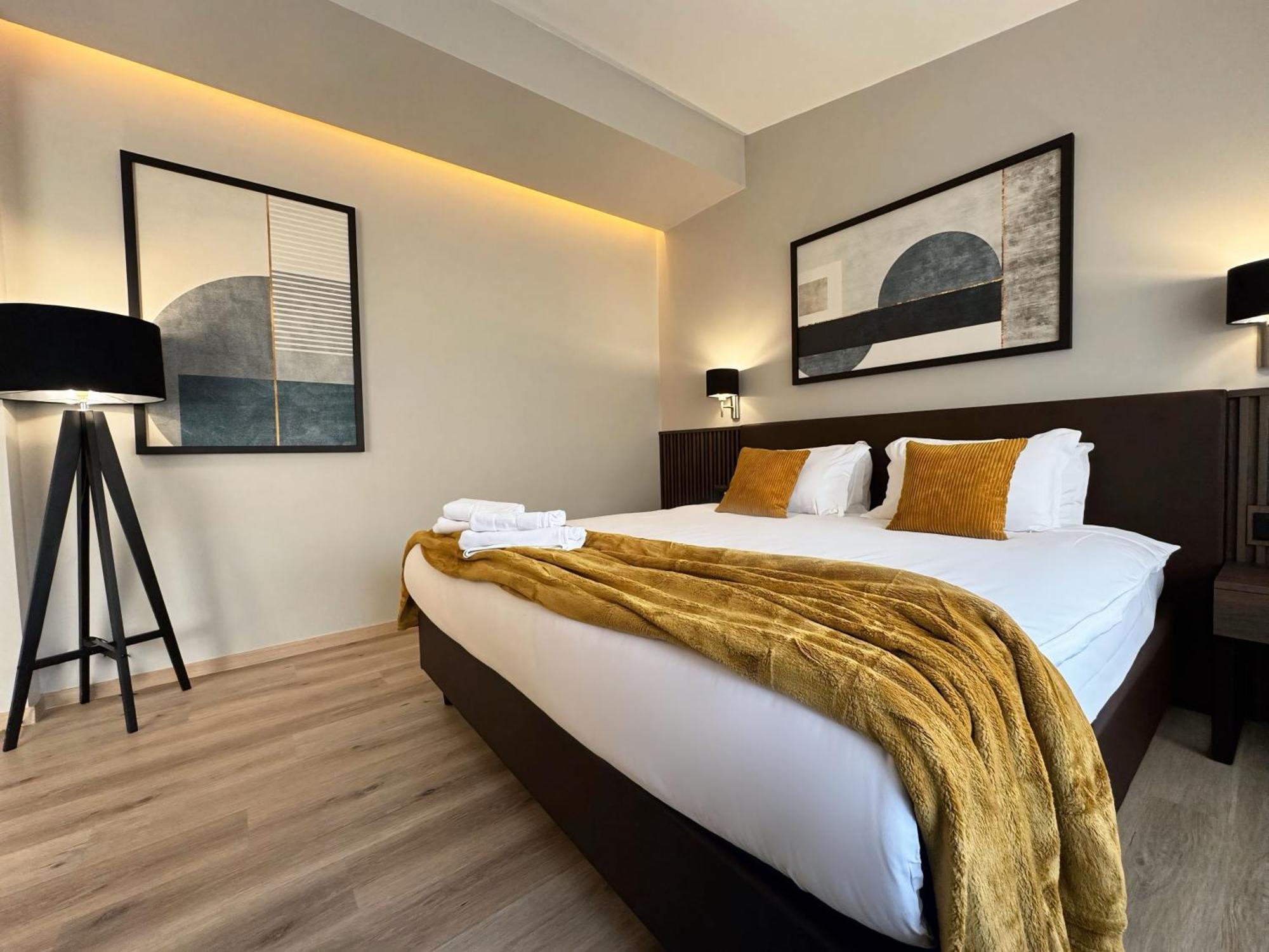 Queen'S Hotel - Zebra Centre Skopje Ngoại thất bức ảnh