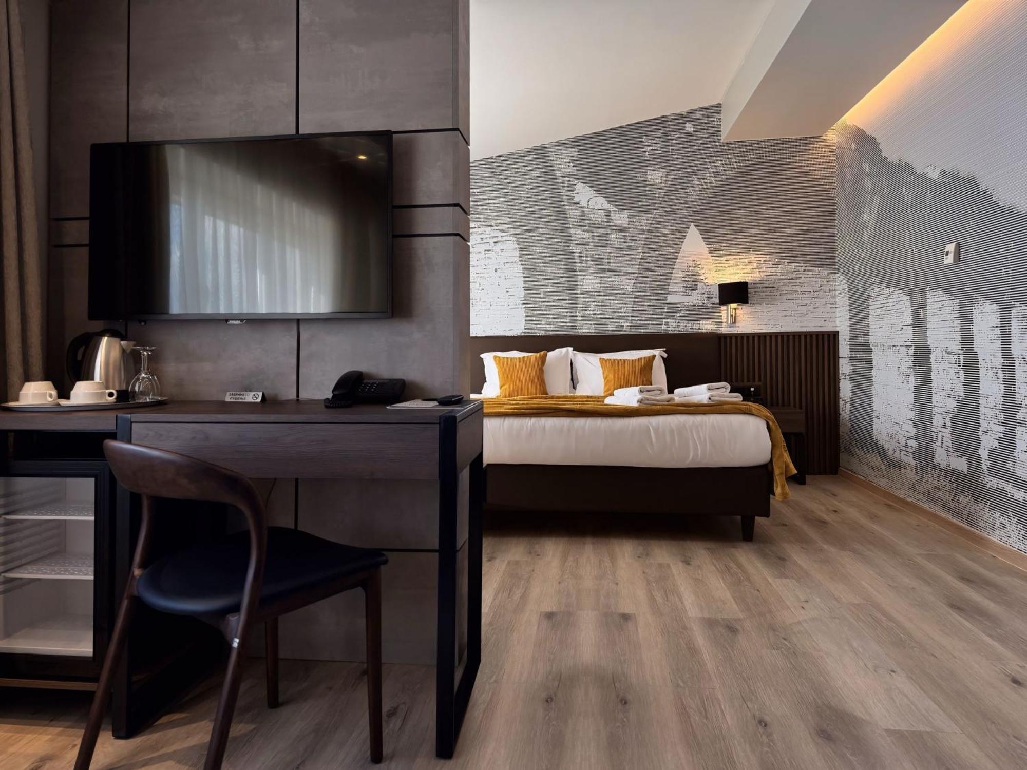 Queen'S Hotel - Zebra Centre Skopje Ngoại thất bức ảnh
