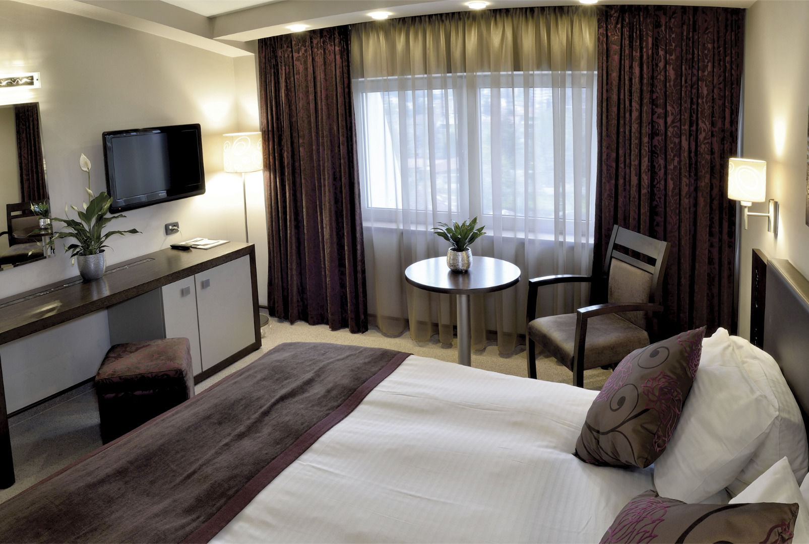Queen'S Hotel - Zebra Centre Skopje Phòng bức ảnh