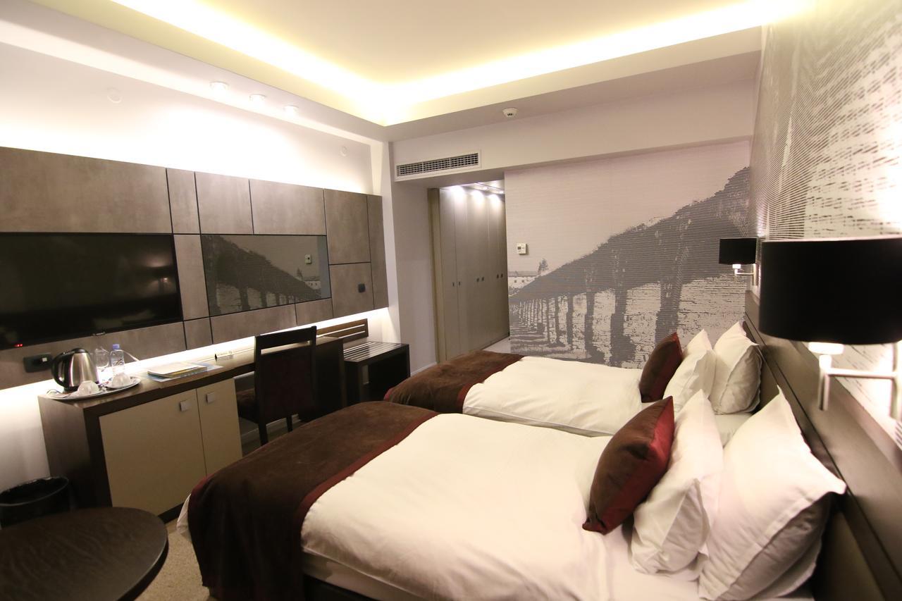 Queen'S Hotel - Zebra Centre Skopje Phòng bức ảnh