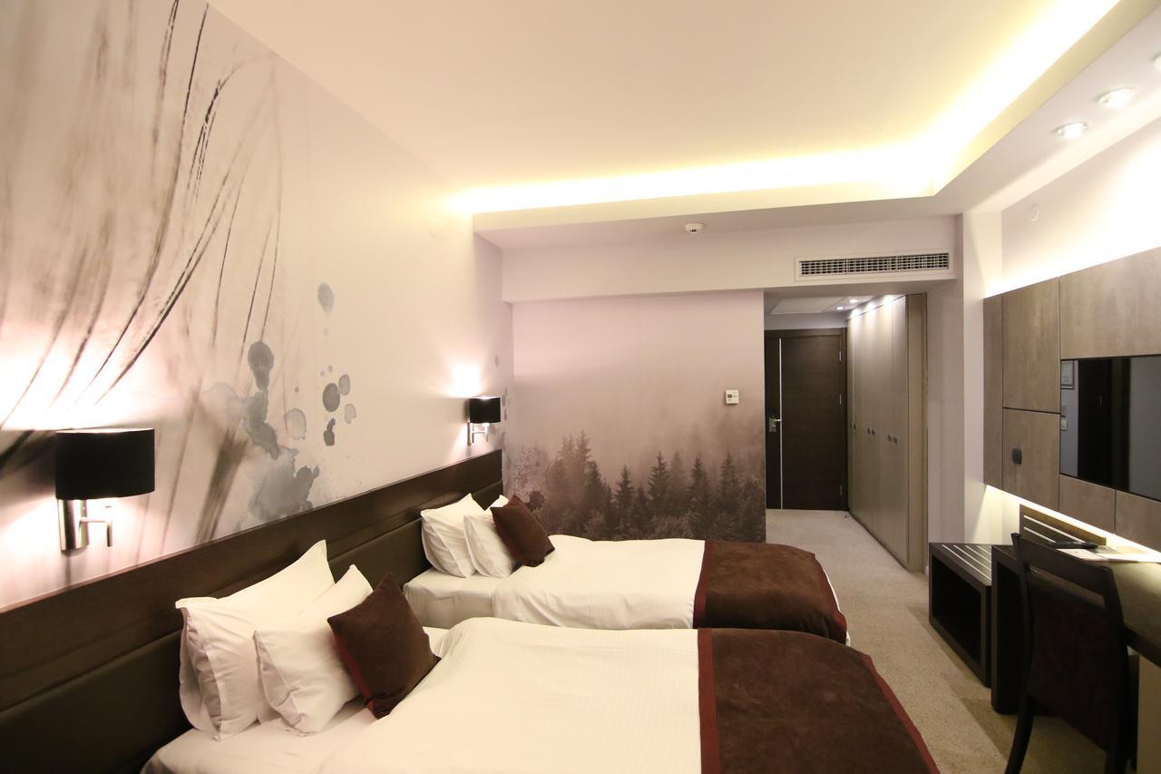 Queen'S Hotel - Zebra Centre Skopje Phòng bức ảnh