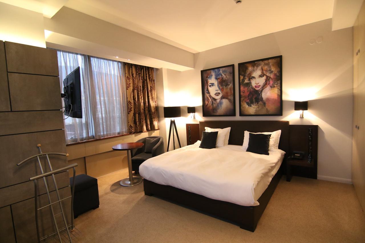 Queen'S Hotel - Zebra Centre Skopje Phòng bức ảnh