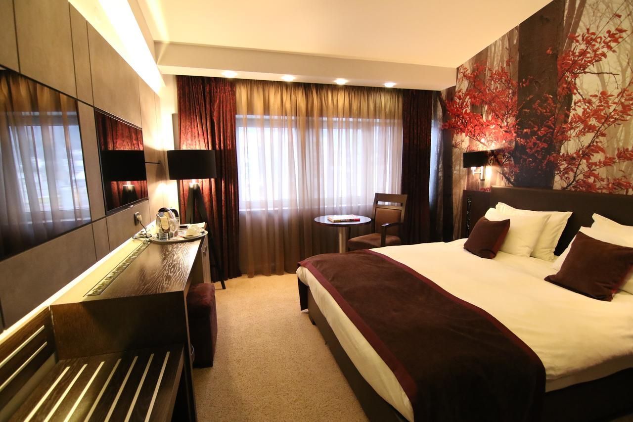 Queen'S Hotel - Zebra Centre Skopje Phòng bức ảnh